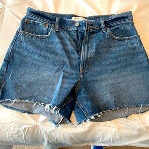 Abercrombie curve. Love mom shorts